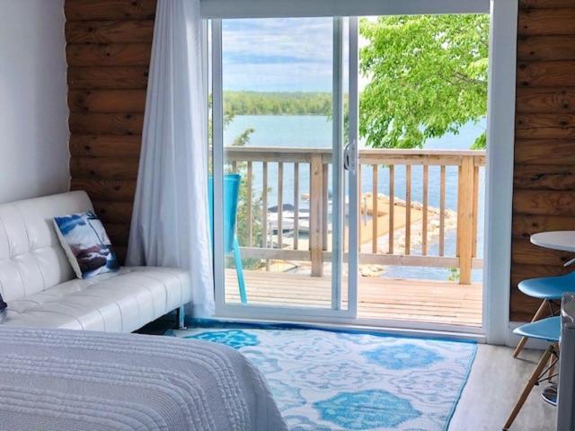 Tamarac Island Motel Stokes Bay Ngoại thất bức ảnh