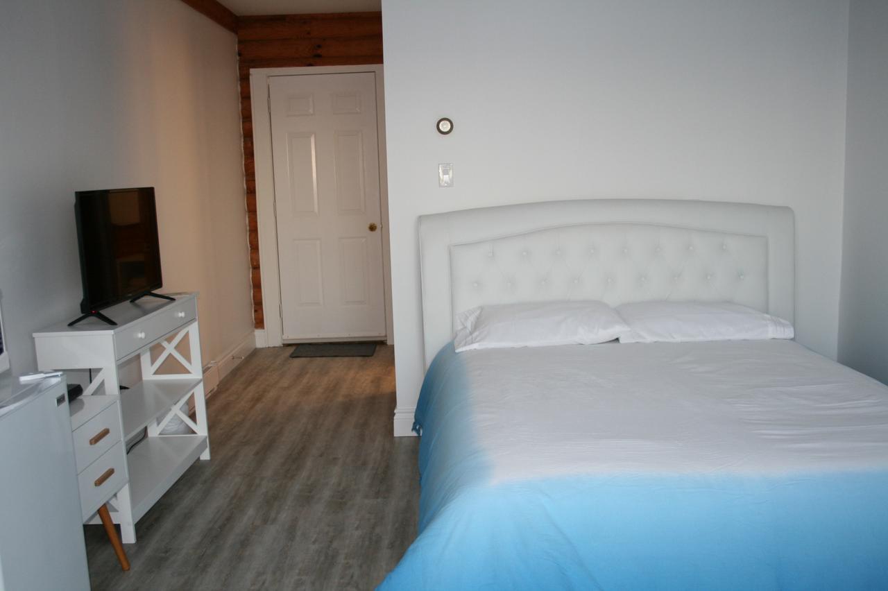 Tamarac Island Motel Stokes Bay Ngoại thất bức ảnh
